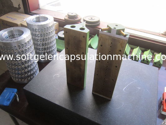 Aluminusの合金カプセル封入機械/カプセル メーカー機械、さまざまな形のためのプラスチック カバー型